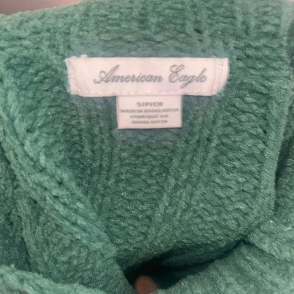Green Women’s Sweater - Picture 3 of 3